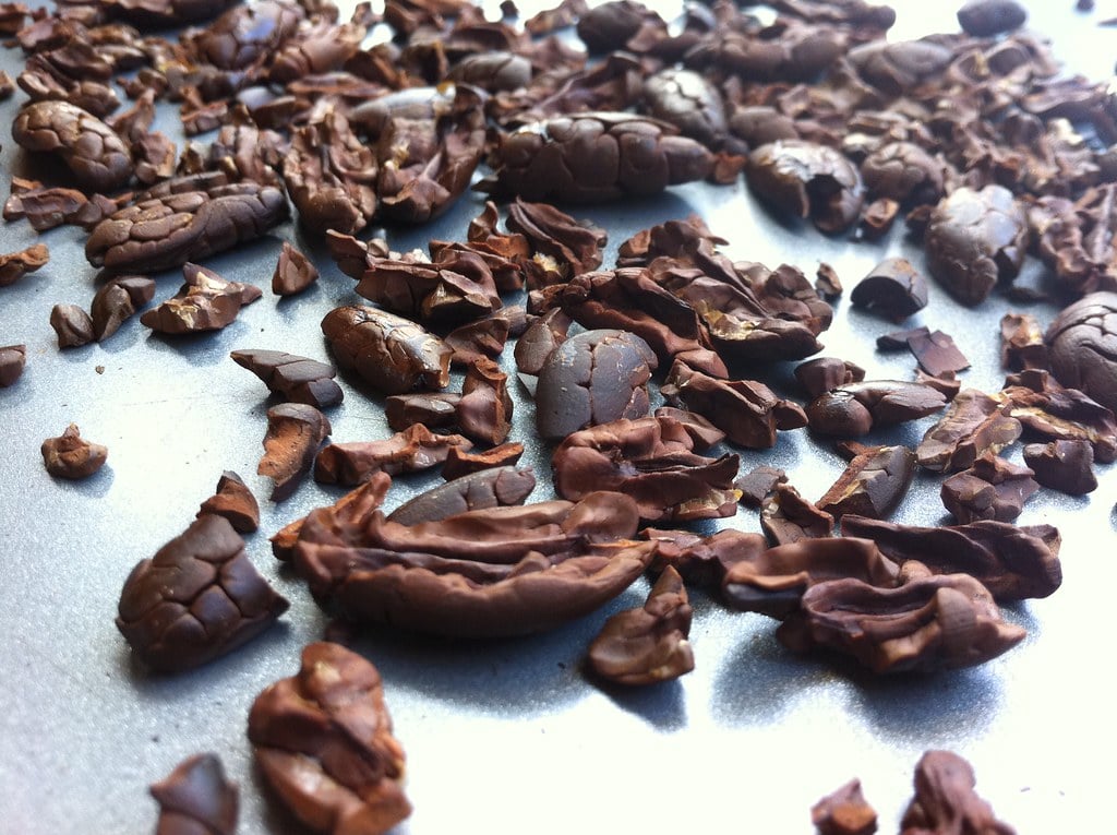 Chocolate (cocoa nibs)
