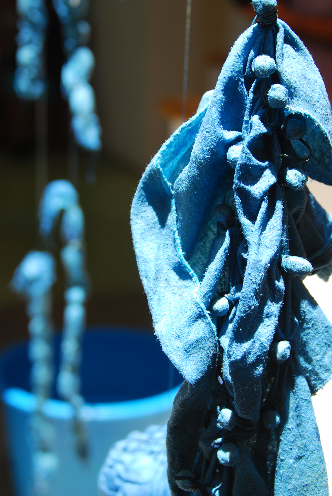 Anil-dyed fabric